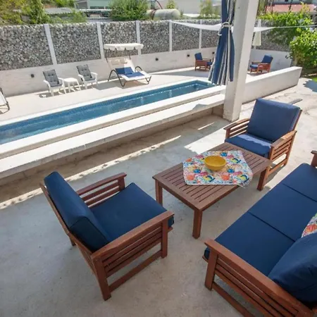 D Apartment Budva