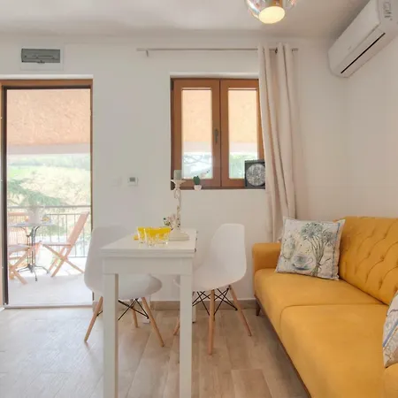 D Apartment *
